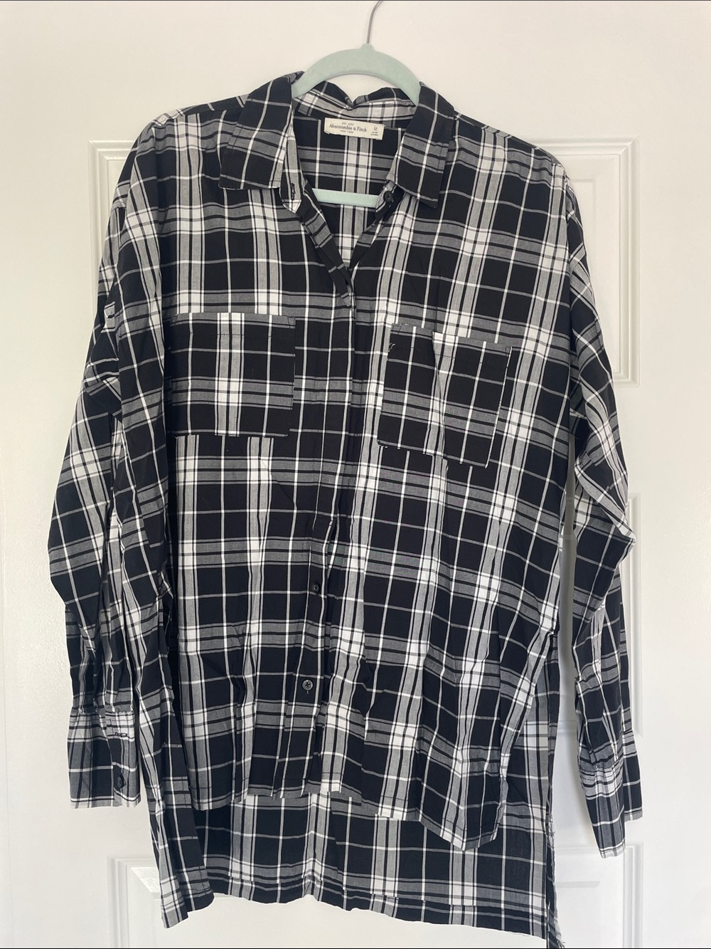 Abercrombie & Fitch Black and White Plaid Button-Down Shirt - Relaxed Fit